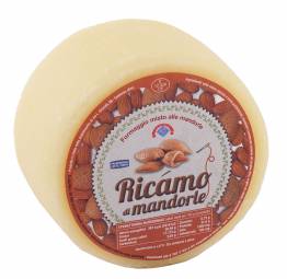 Ricamo alle mandorle